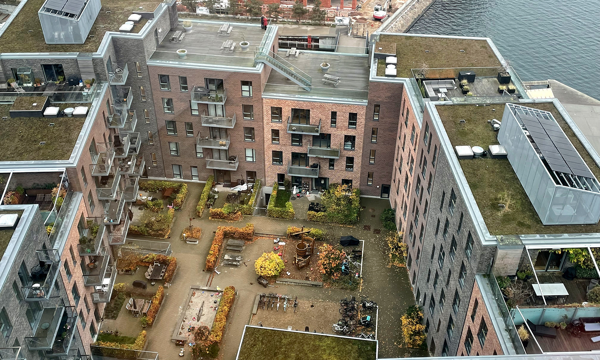 Kopenhagen Nordhavn Blick in eine typische Hofsituation im Stadtteil Nordhavn