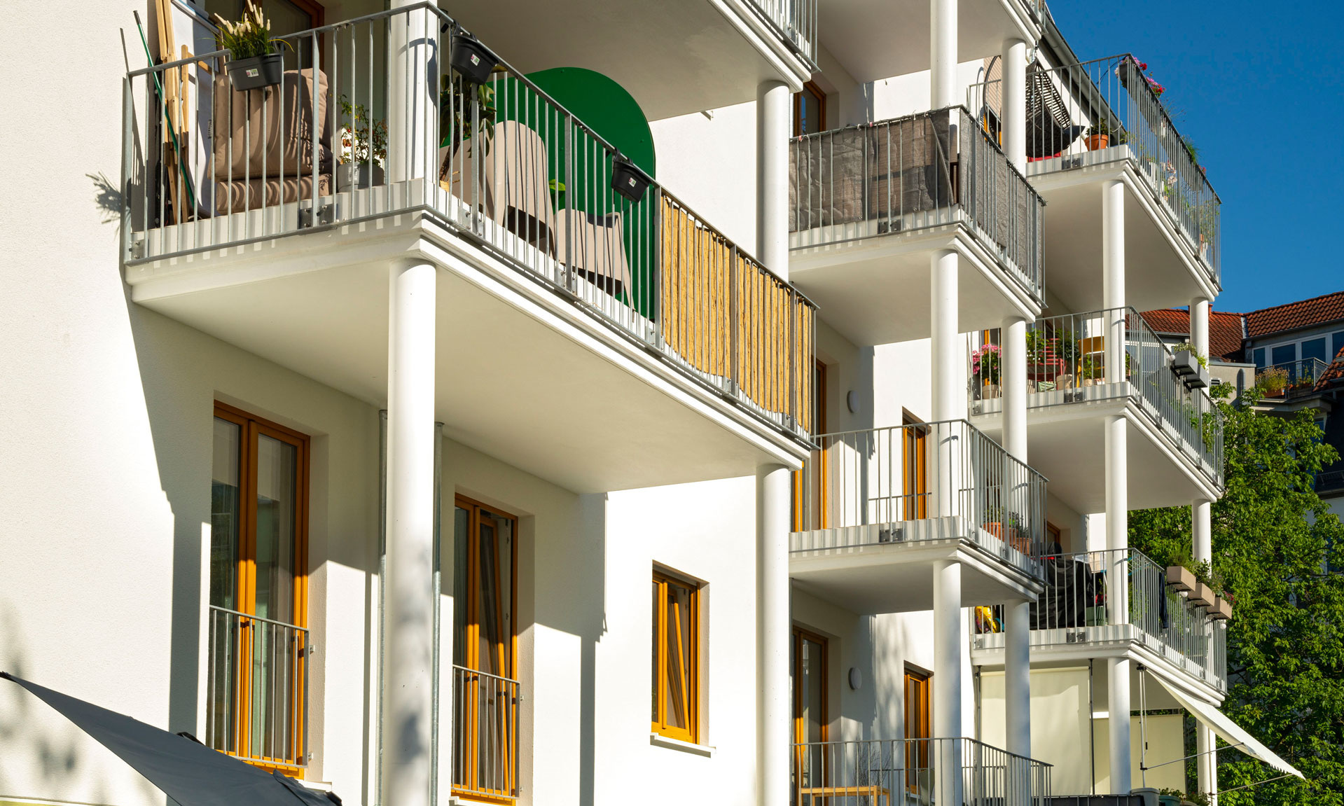 Inklusive Wohngemeinschaft Zu dem vierstöckigen Gebäudeensemble gehören zudem 22 Zwei-Zimmer-Wohnungen, 20 Drei-Zimmer-Wohnungen und elf Vier-Zimmer-Wohnungen. Foto: Barbara Staubach