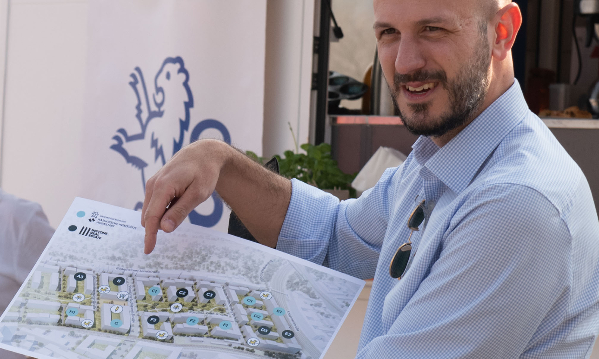Ökologische Quartiersentwicklung im Schönhof-Viertel Philipp Zindel bei einer Veranstaltung im Schönhof-Viertel.