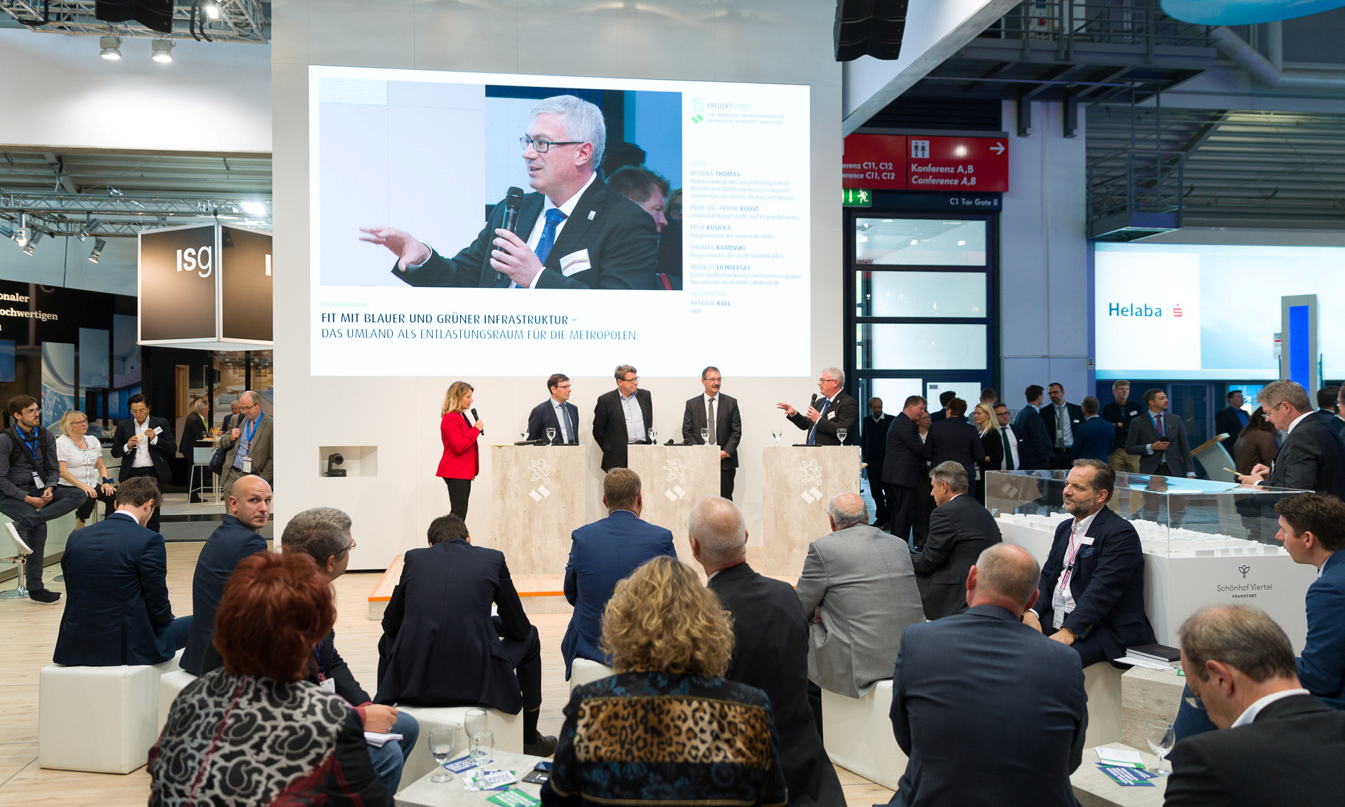 Fachgespräche auf der EXPO REAL 2019 Blick auf unseren Messestand auf der EXPO REAL 2019